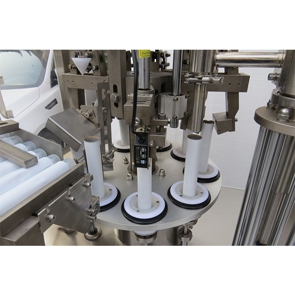 Peiriant selio tiwb meddal sglein esgidiau awtomatig